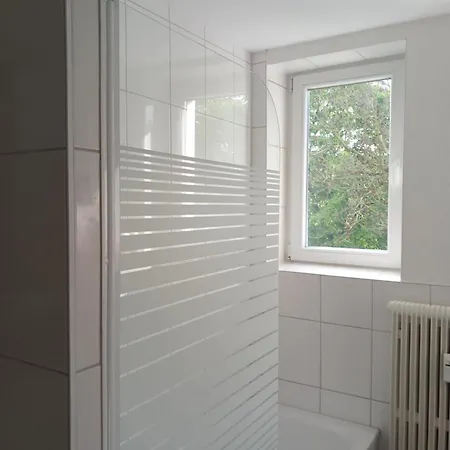 شقة 1#netflix &wlan &kingsize Bett &kaffee Maschine & Zentral & 500m Innenhafen & 2 Min U Bahn