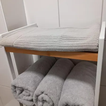 1#netflix &wlan &kingsize Bett &kaffee Maschine & Zentral & 500m Innenhafen & 2 Min U Bahn