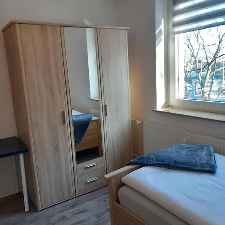 Apartment 1#netflix &wlan &kingsize Bett &kaffee Maschine & Zentral & 500m Innenhafen & 2 Min U Bahn Duisburg