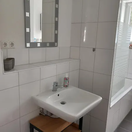 1#netflix &wlan &kingsize Bett &kaffee Maschine & Zentral & 500m Innenhafen & 2 Min U Bahn Apartment Duisburg