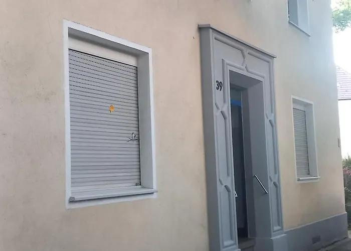 Lejlighed 1#netflix &wlan &kingsize Bett &kaffee Maschine & Zentral & 500m Innenhafen & 2 Min U Bahn Duisburg